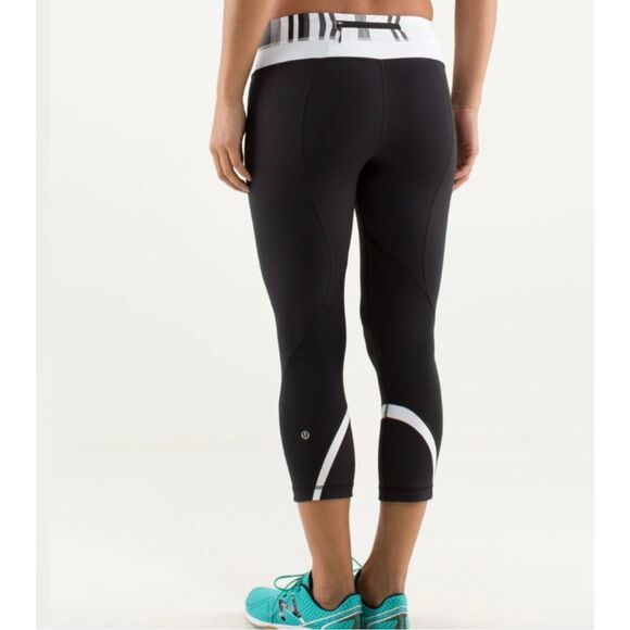 Lululemon Run Inspire Crop ll - Picture 1 of 11